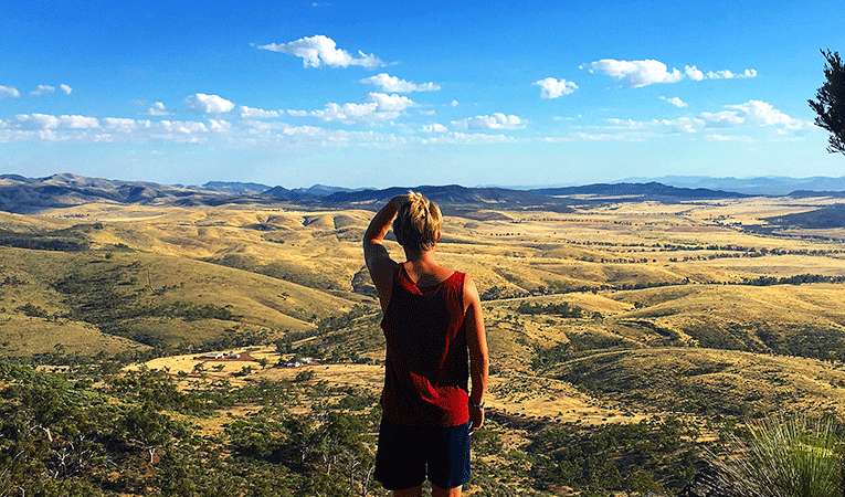 Dutchmans peak hike on a Nullarbor Traveler Tour