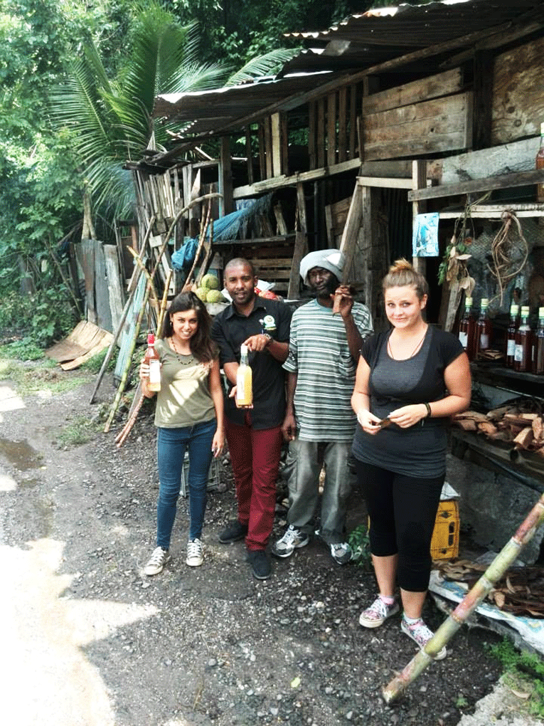 







Volunteers by a local store in Jamaica