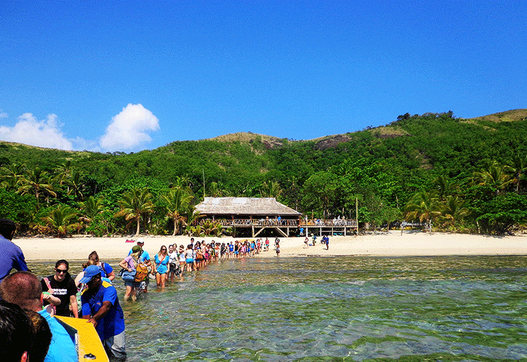 







Visitors leaving a resort in Fiji