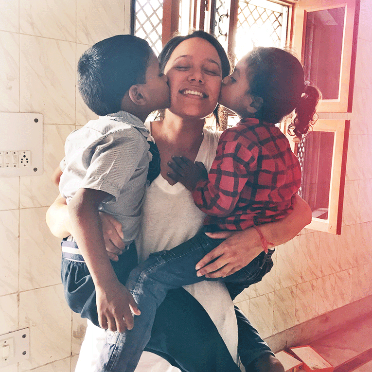 







Volunteer with children in India