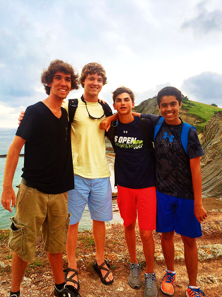 







Hiking near the coast in Spain