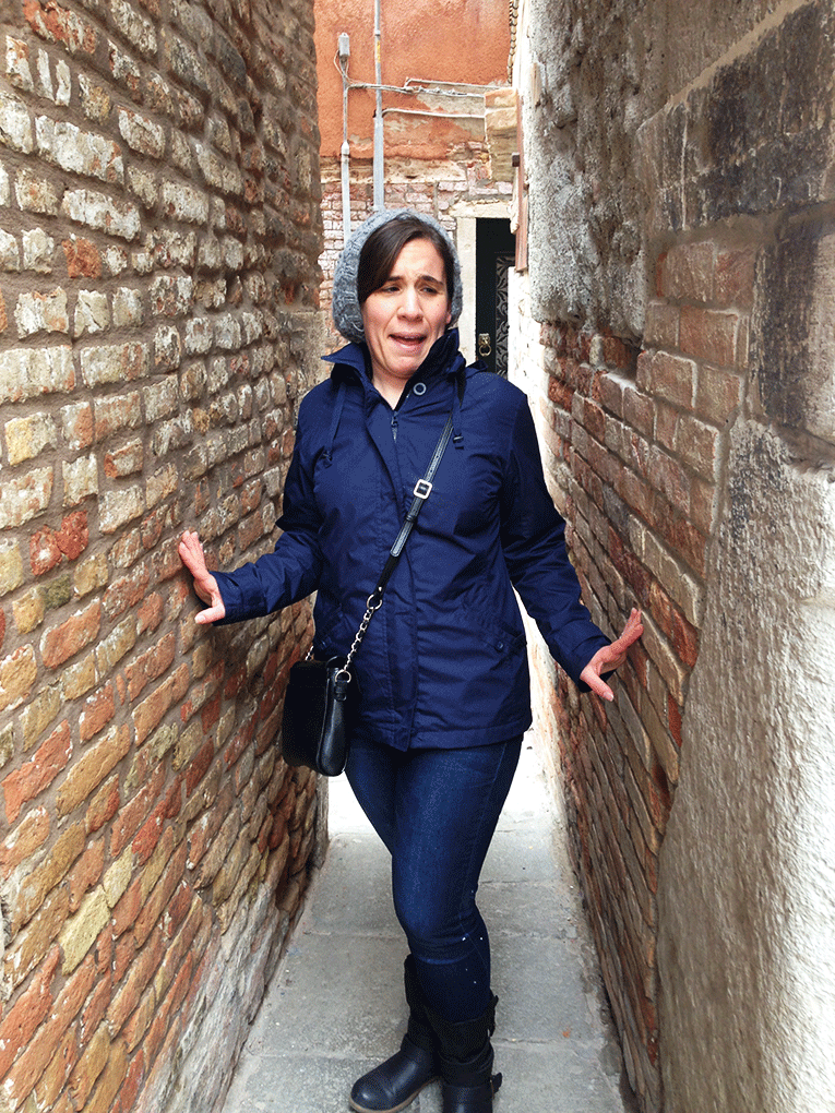 







Narrow alley in Venice, Italy
