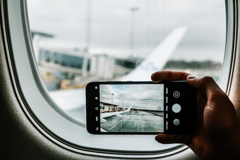 11 Best Apps for Long Flights