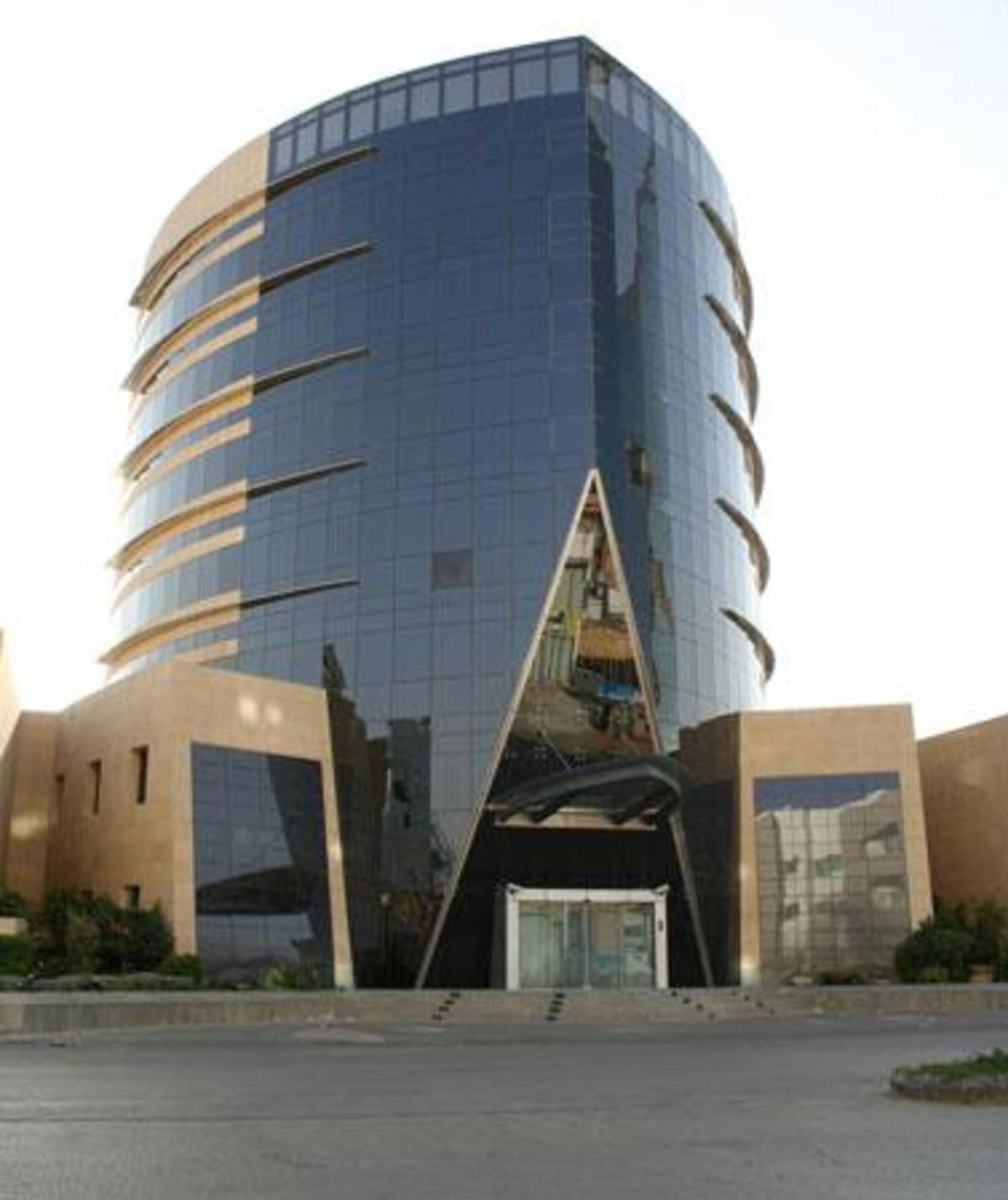 Get Paid to Teach English Abroad in Saudi Arabia — photo 9
