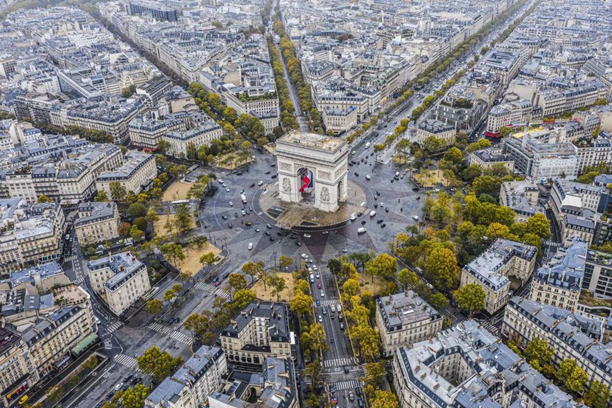 Arc de Triomphe in Paris