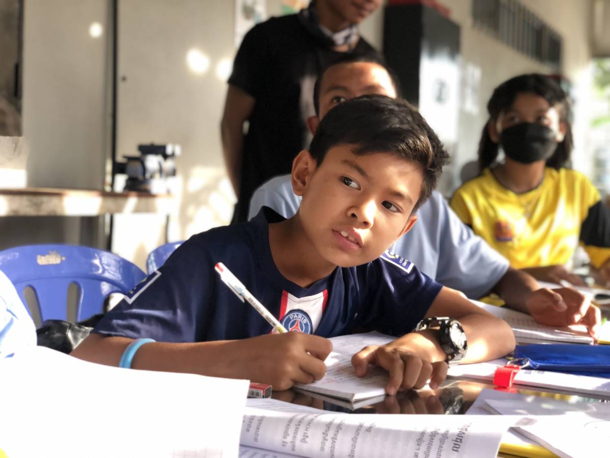beneficiary students of the Education Program Development Internship in Cambodia