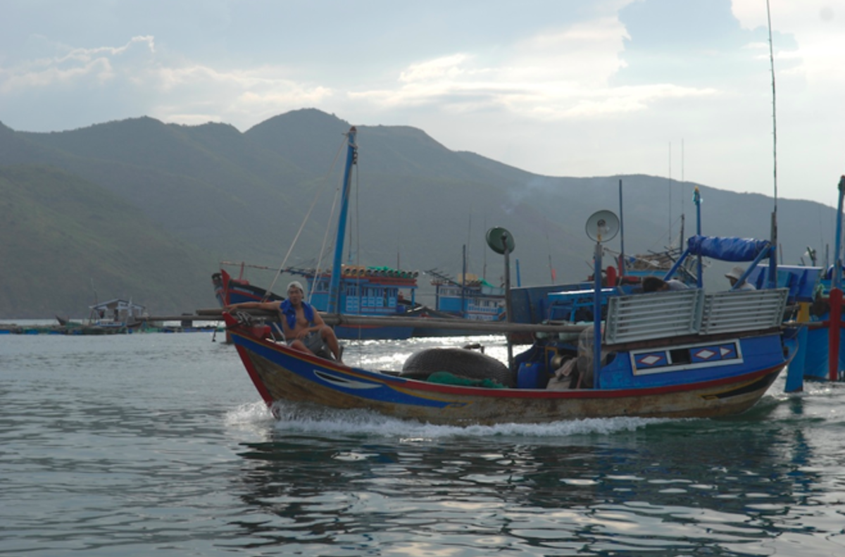Boating Vietnam