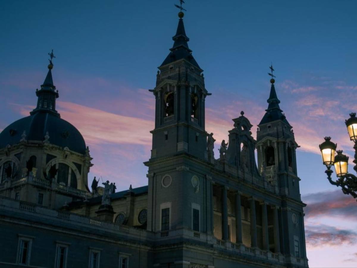Catedral Almudena at sunset in Madrid