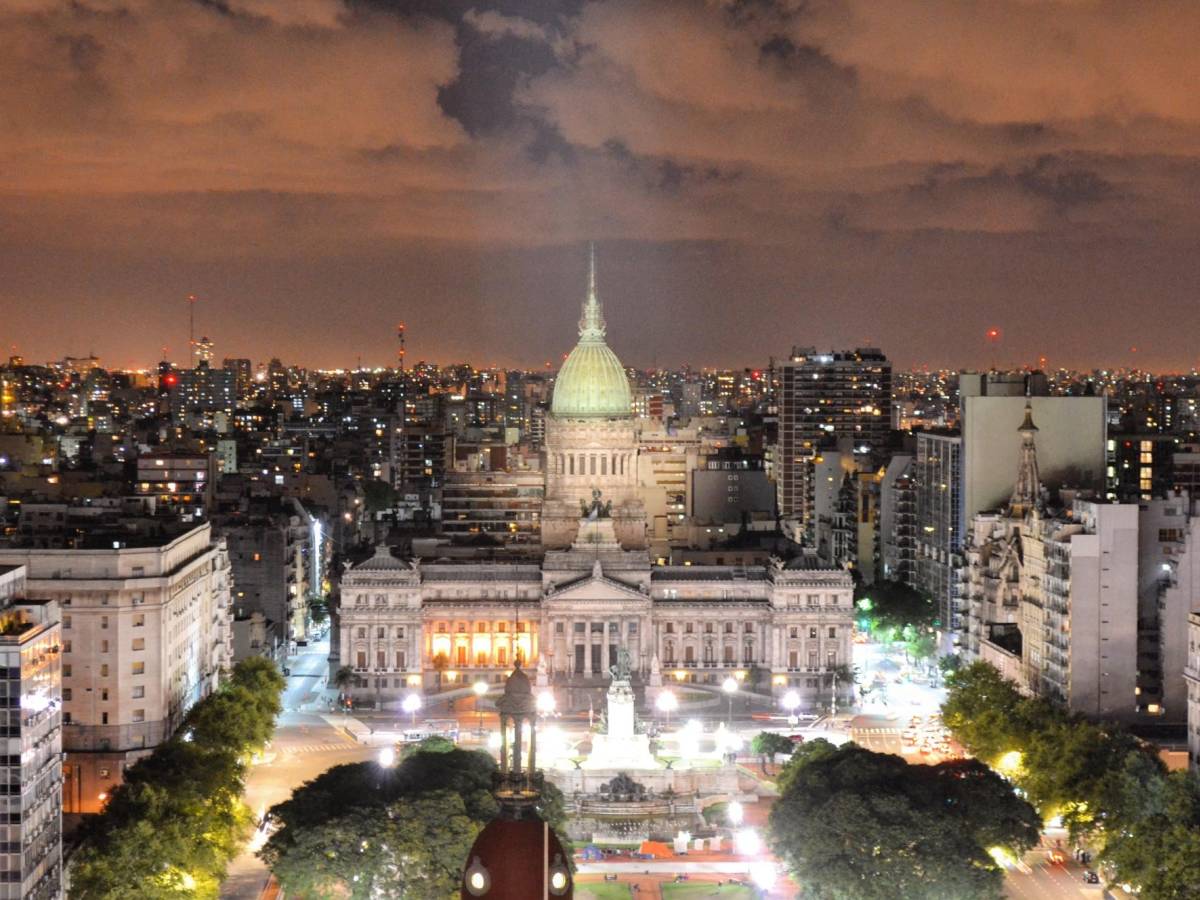 Downtown Buenos Aires at night
