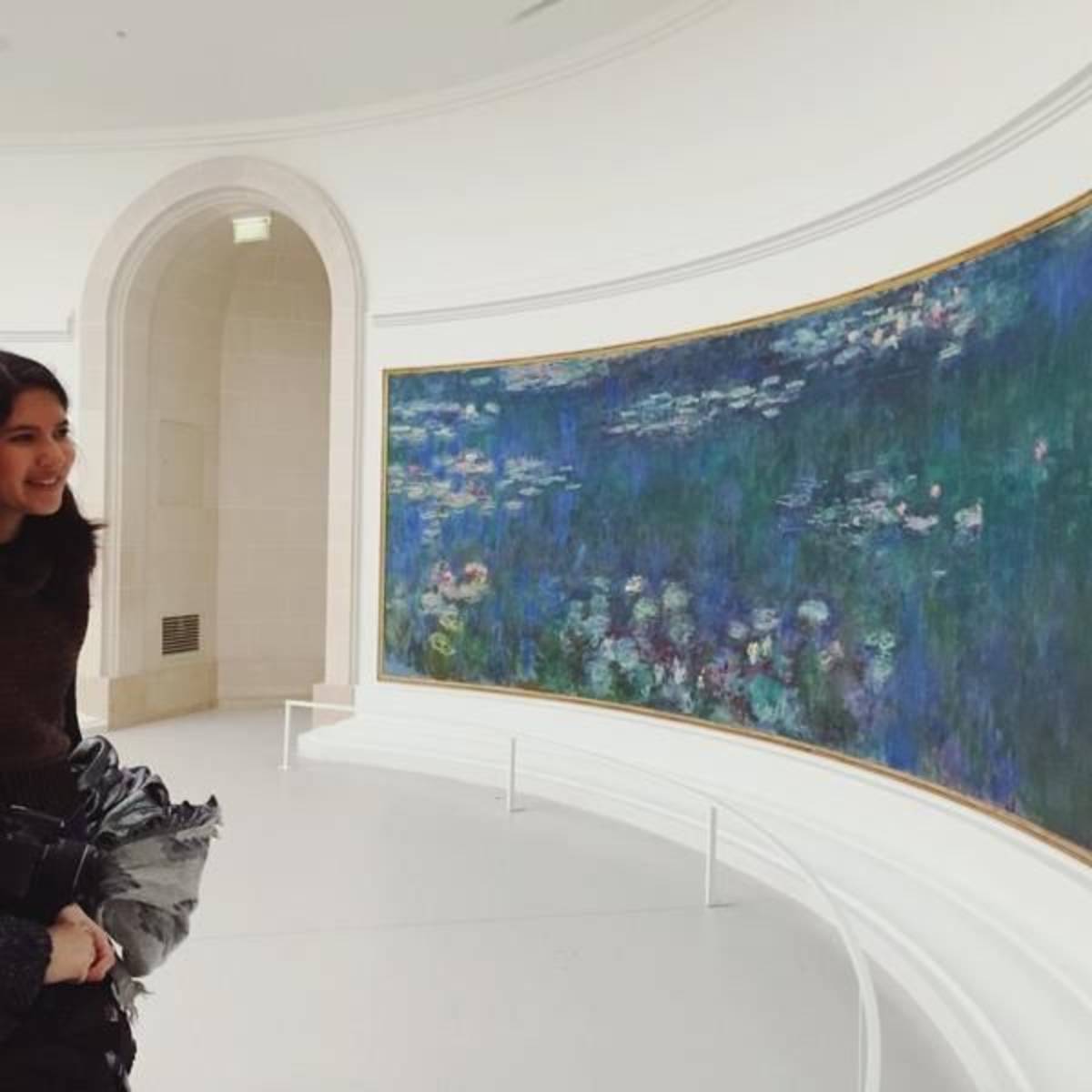 Paris intern enjoying art work