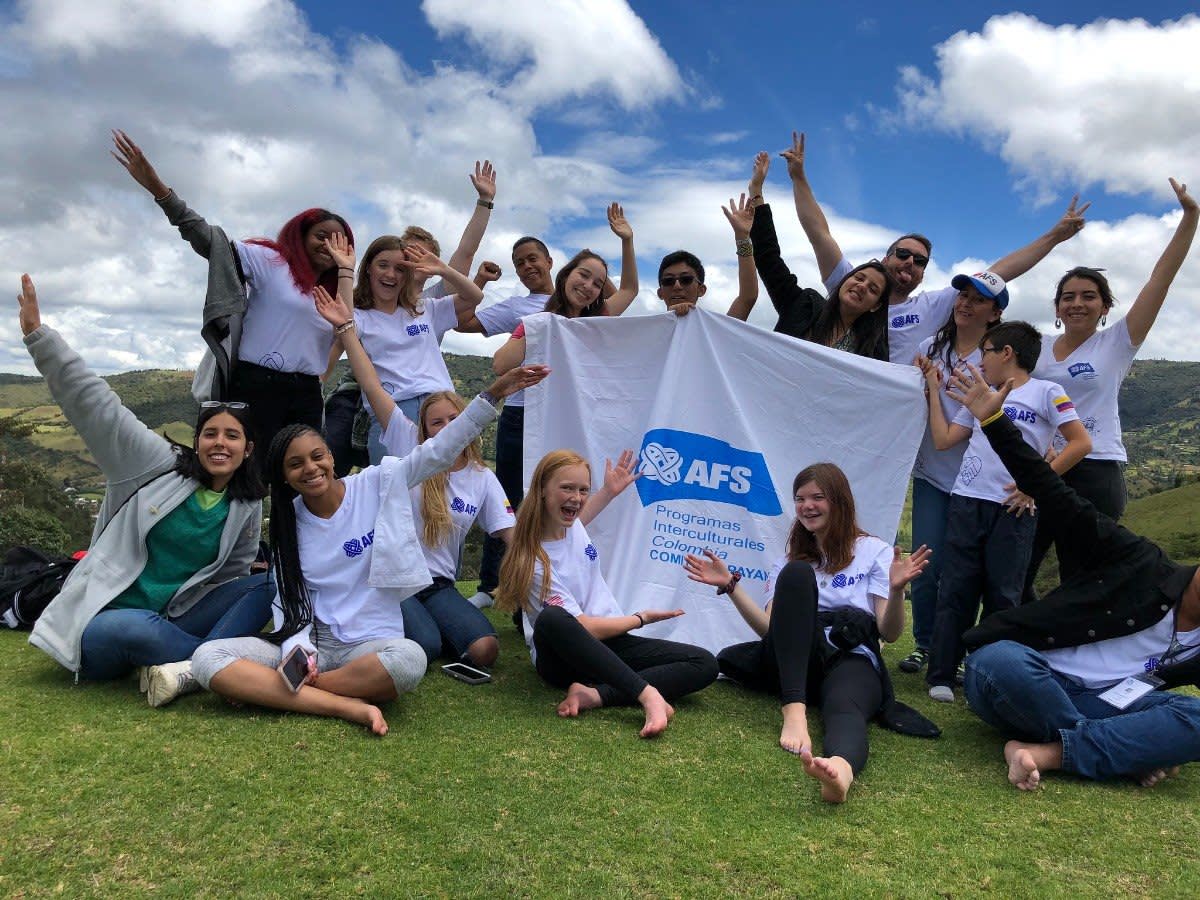 exchange students enjoying their time in nature in Colombia