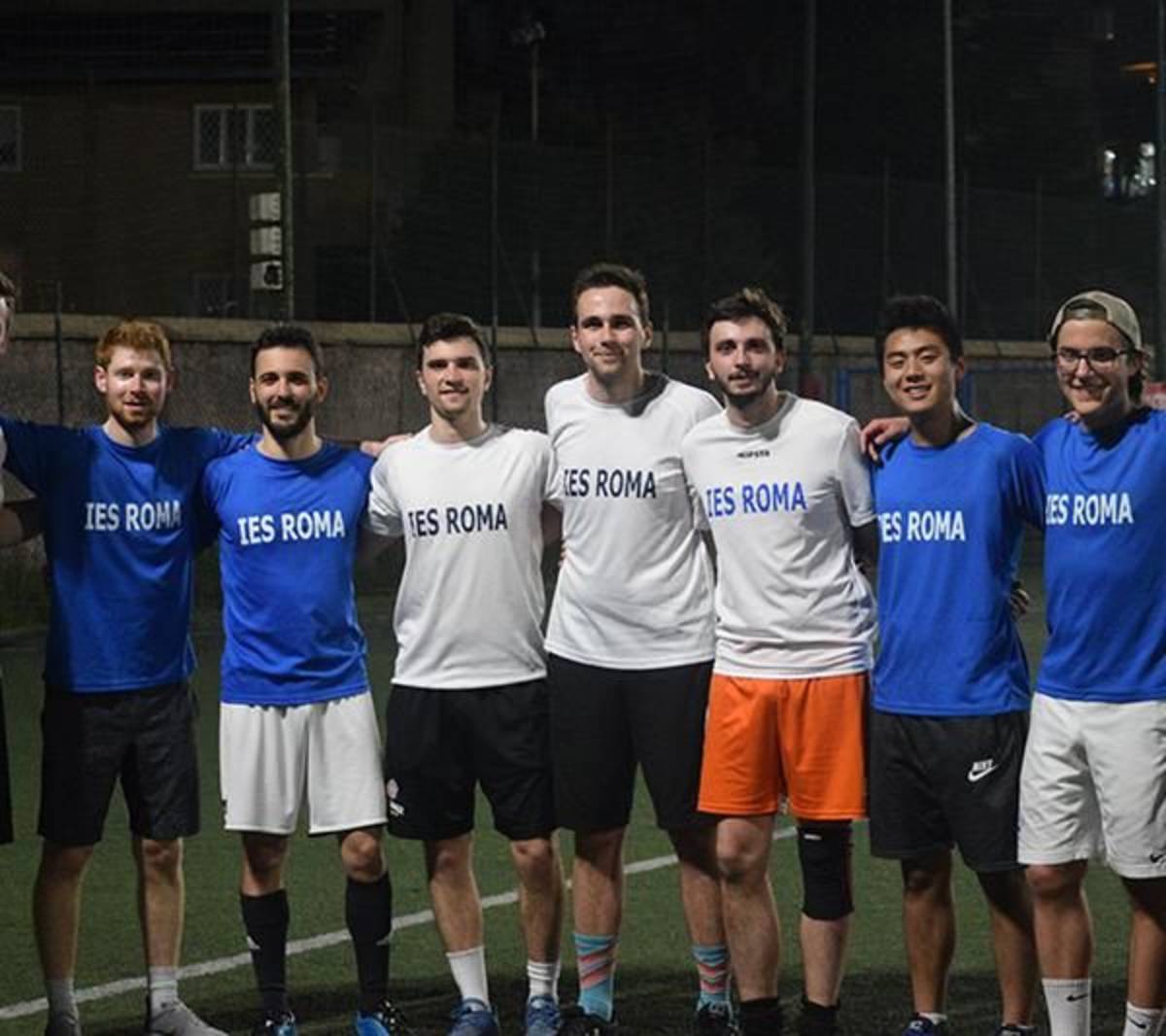 Student Soccer Team: IES ROMA