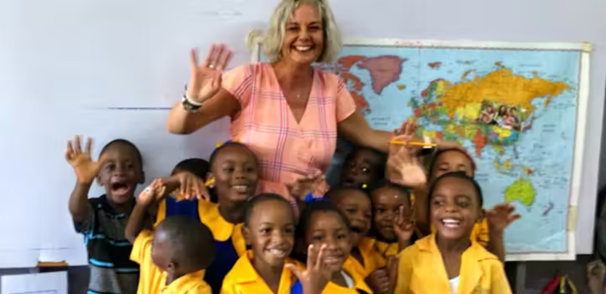 IVHQ Volunteer Teaching English to Jamaican Children