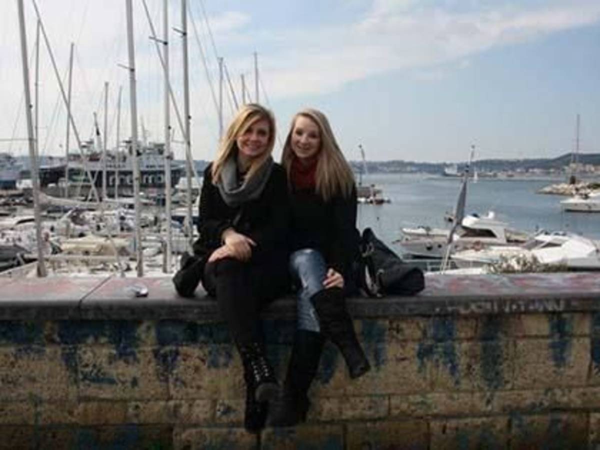 Live with a host family in Italy