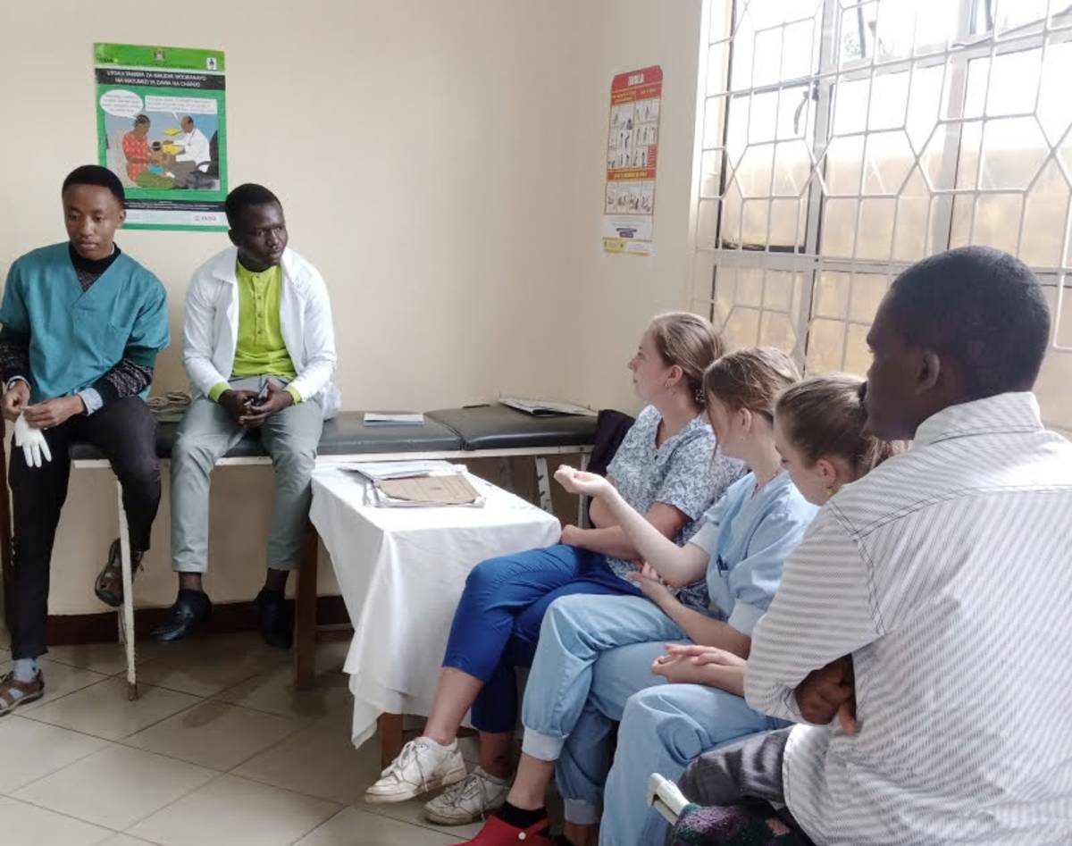 medi trip hospital assistants volunteering