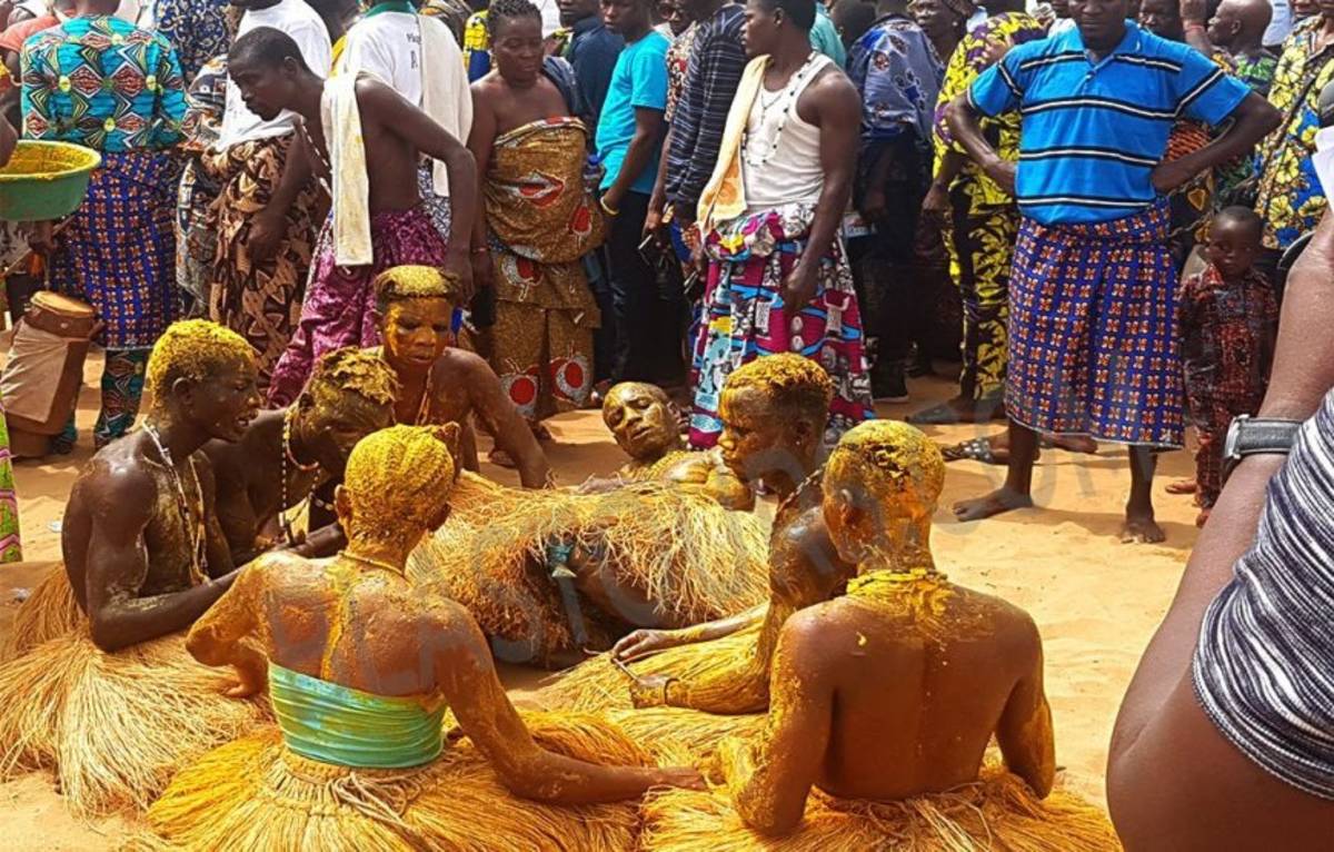 Ouidah-Vodoo-Festival-Dancers