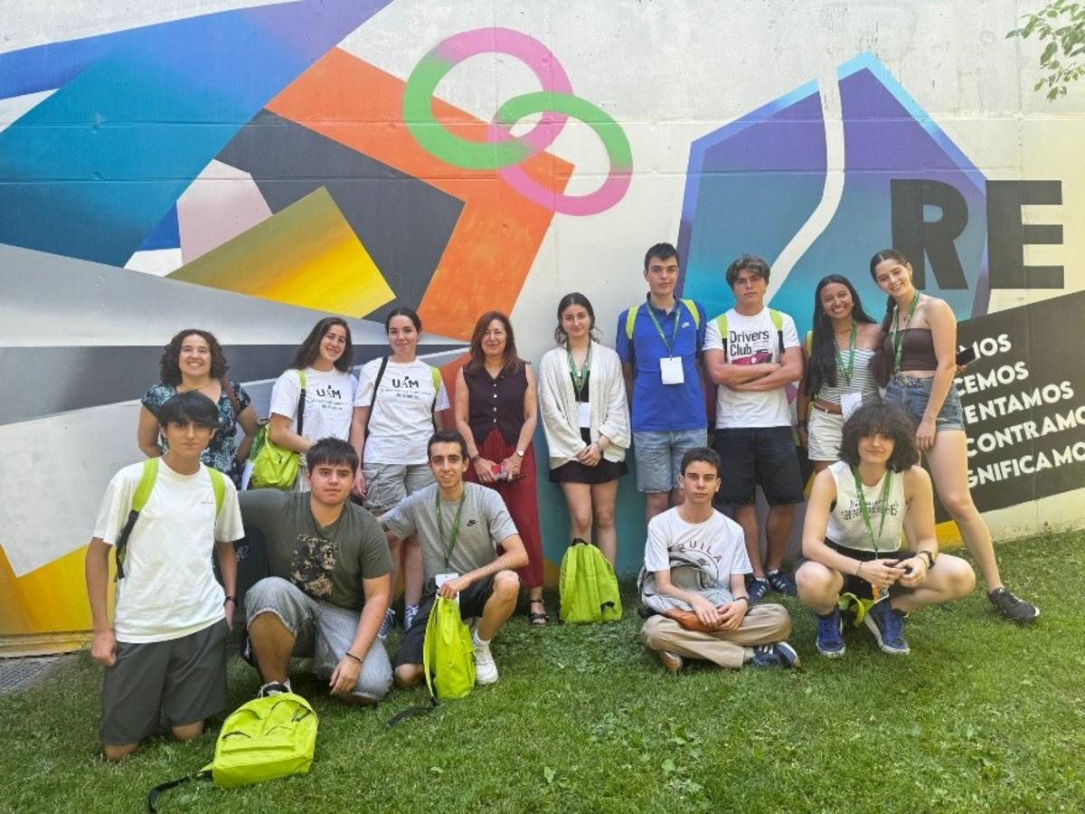 participants at the International Youth Campus summer school