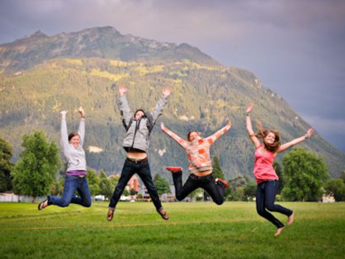 people doing a jumpshot