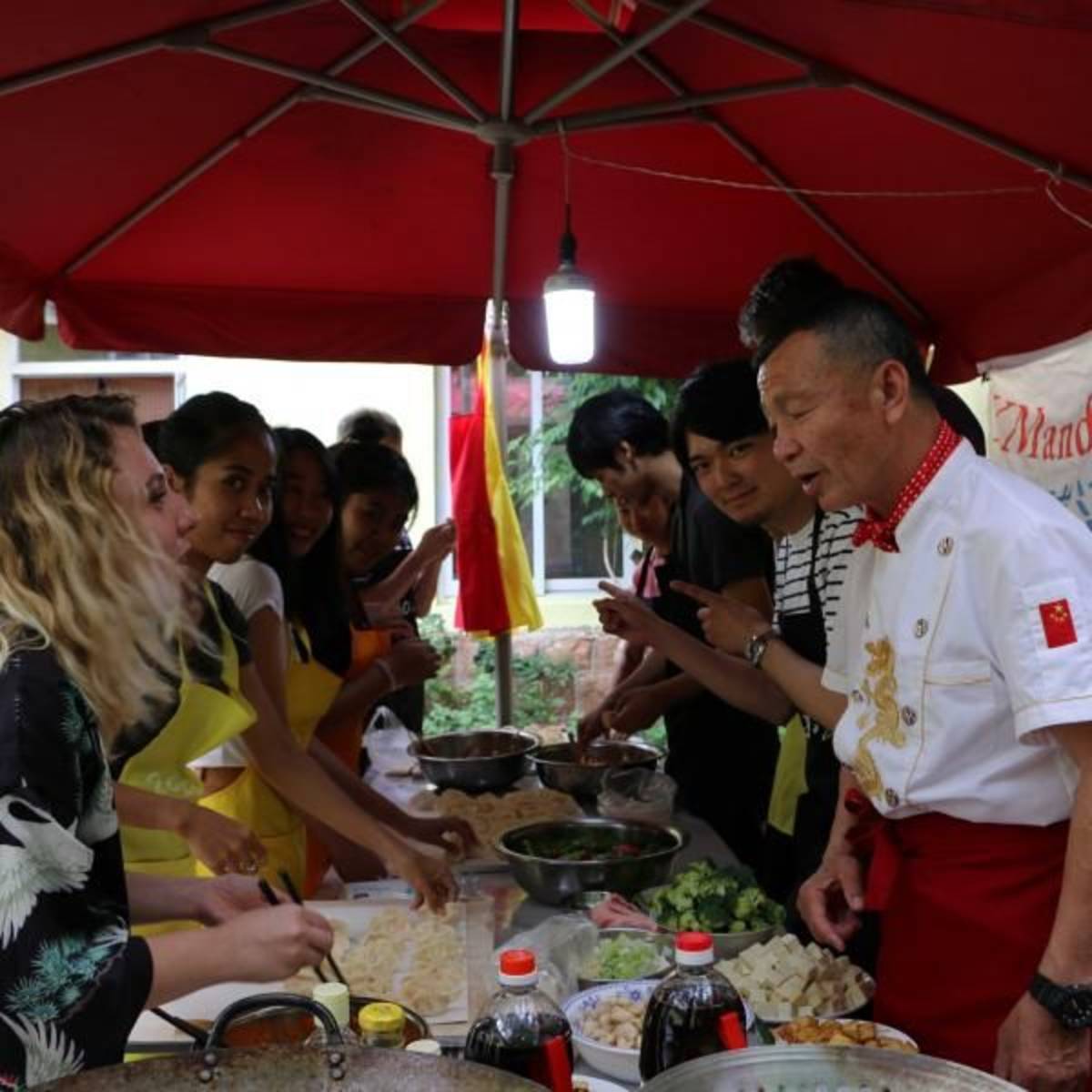 cooking lesson with a Chinese chef
