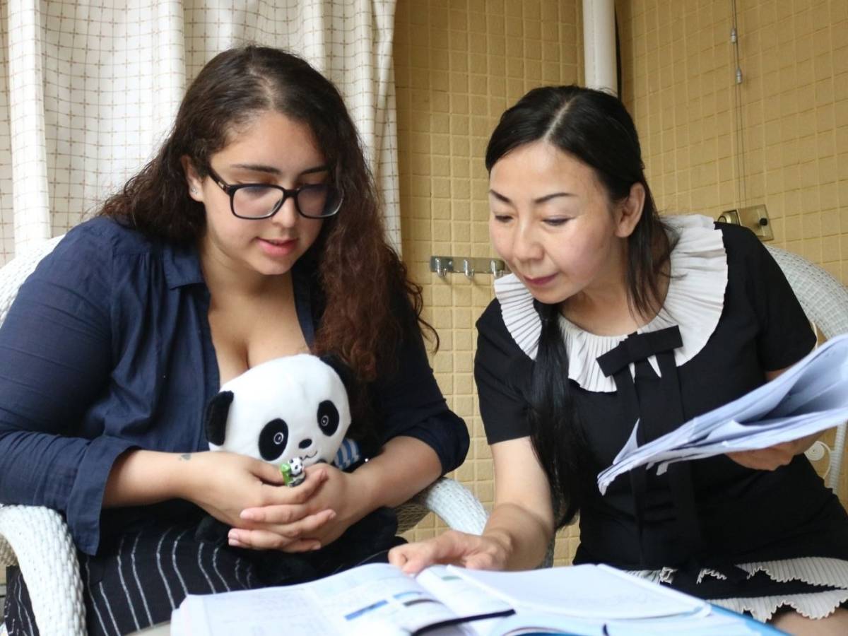 Student having a Chinese lesson with her teacher in Chengdu