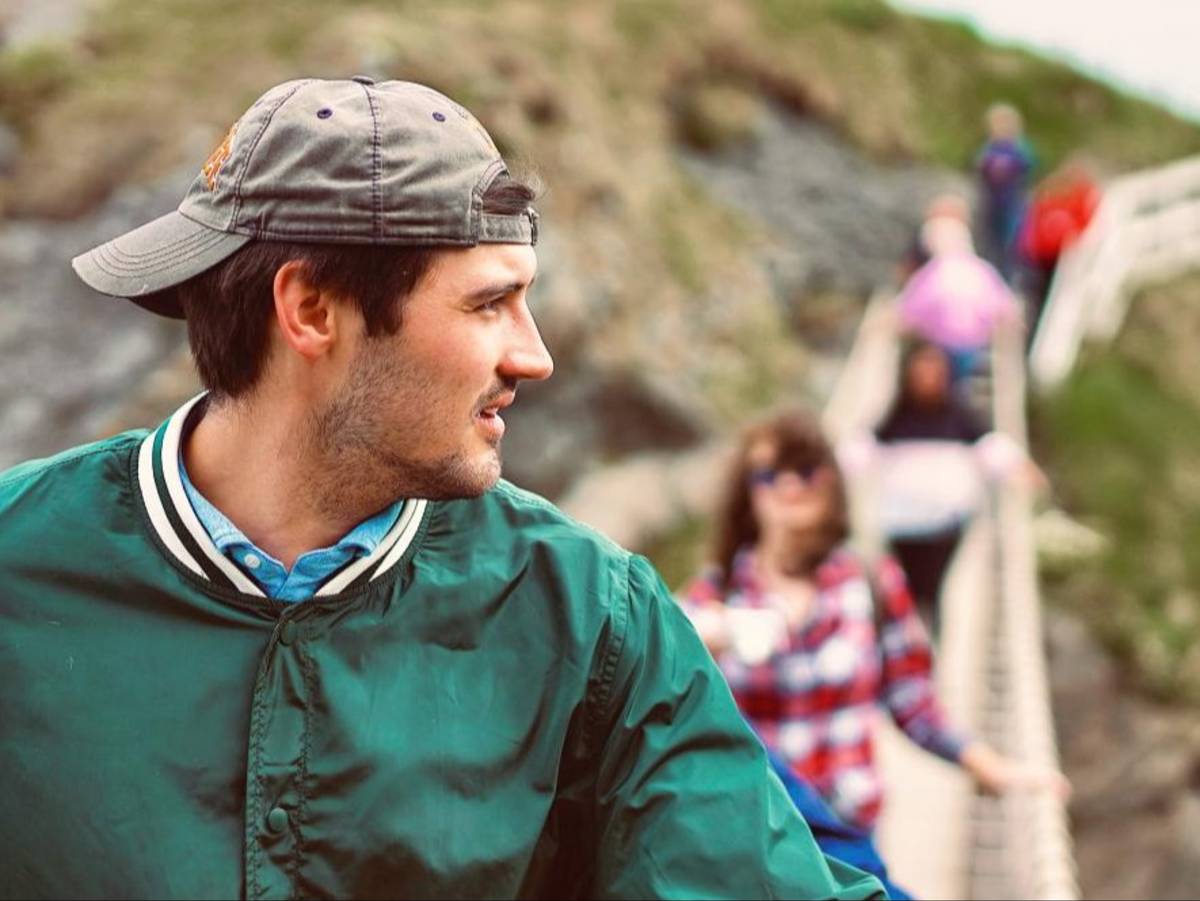 Students on an IES Abroad Dublin field trip to the coast of Ireland.