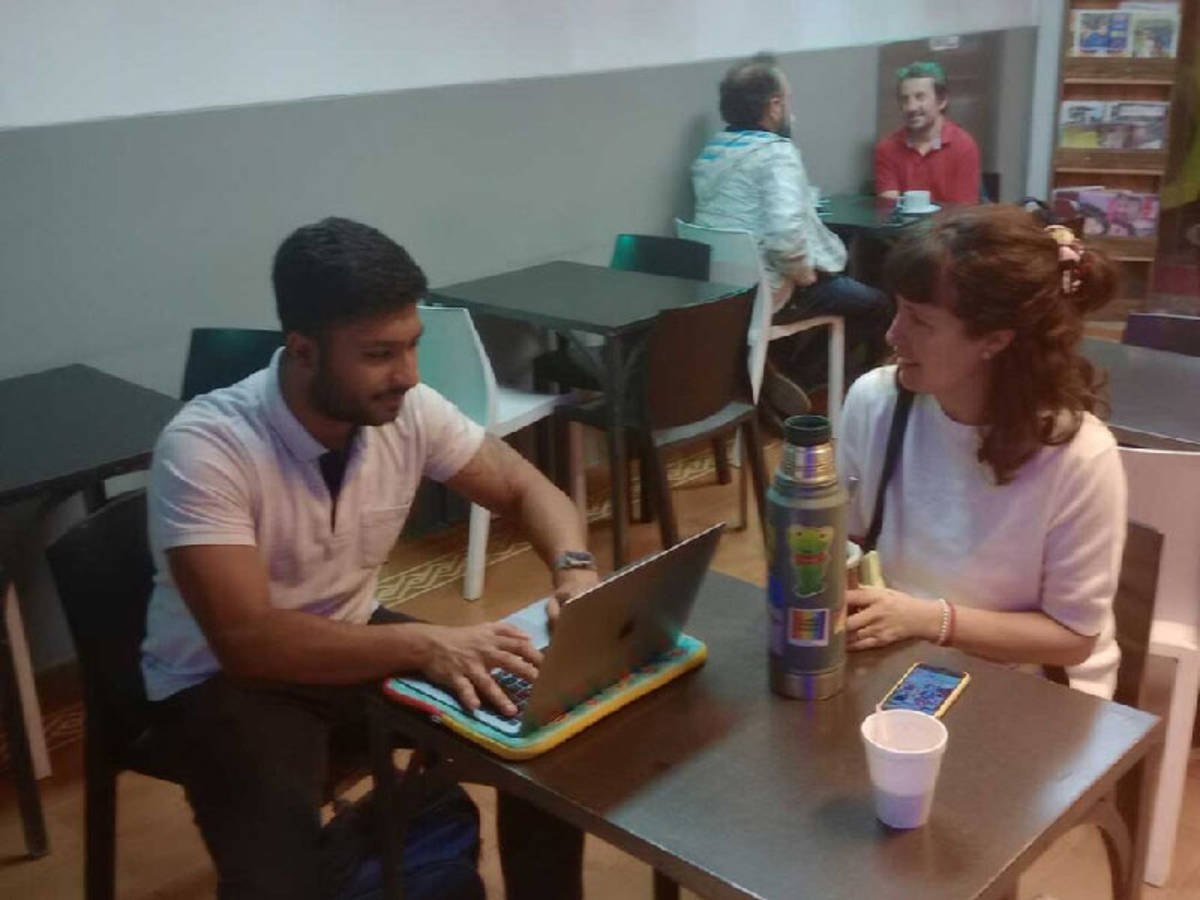 volunteer in the journalism program