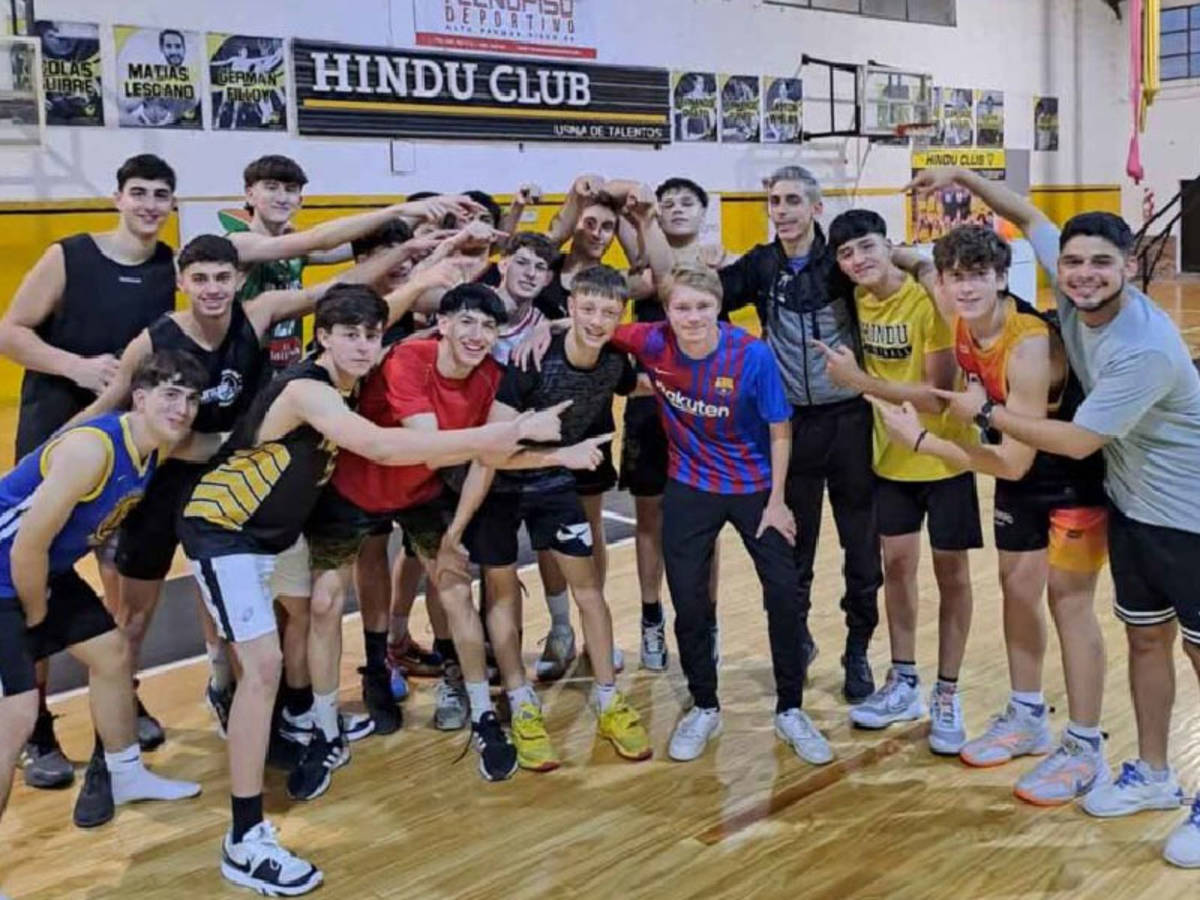 volunteer in the sports project