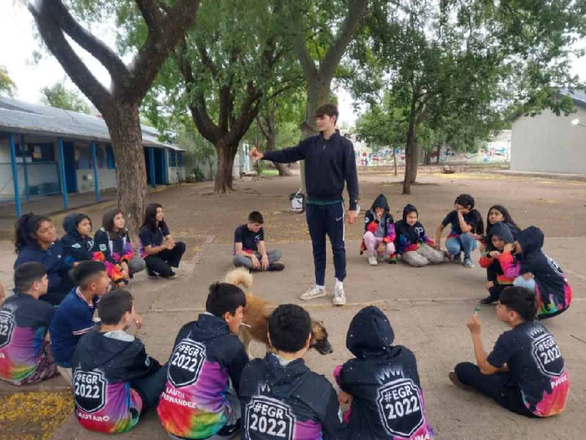 volunteer in the sports project