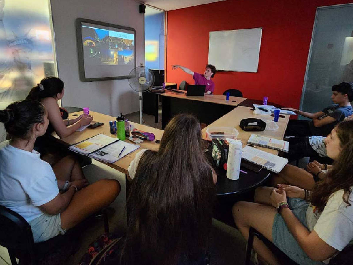 Volunteer teaching language in Cordoba, Argentina