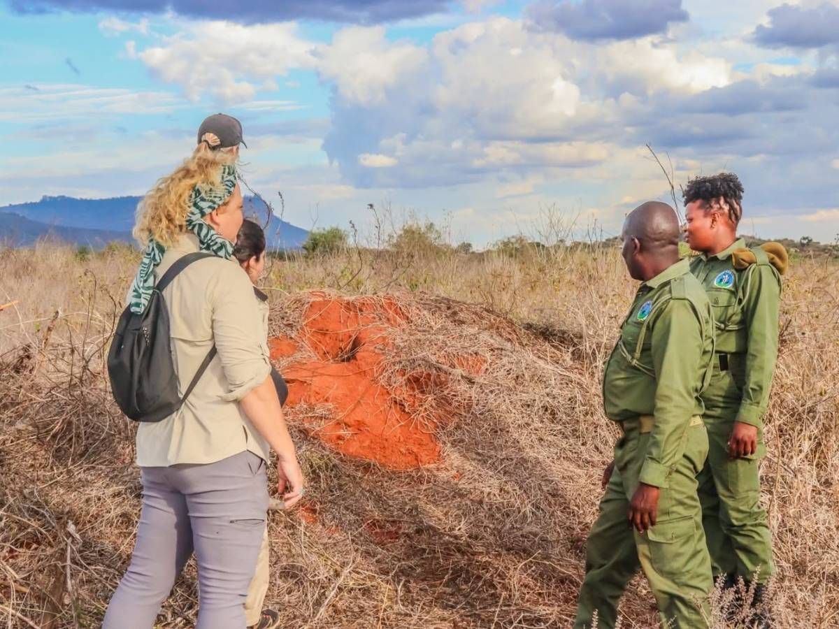 Volunteers at Lumo Conservancy with Rangers