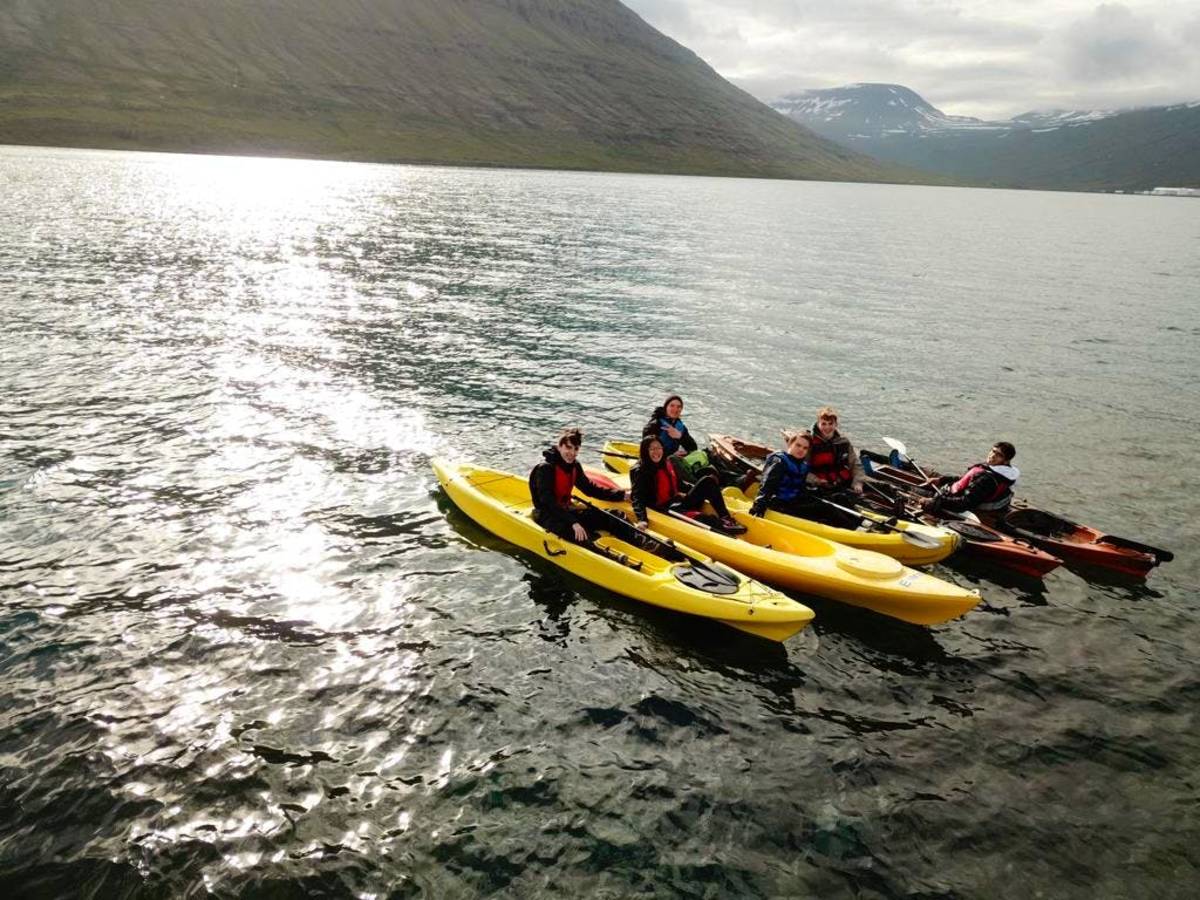 volunteers kayaking in iceland