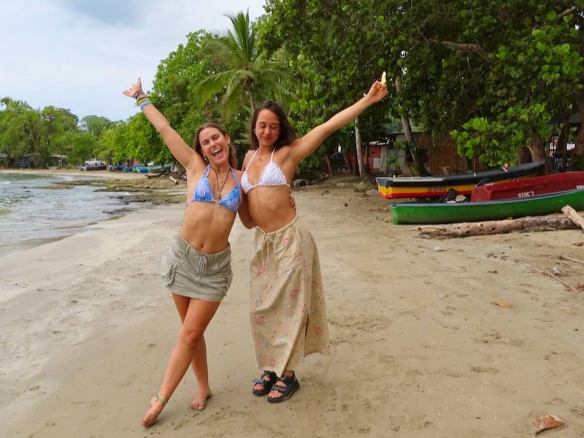 Volunteers on the beach in Caribbean Puerto Viejo Costa Rica