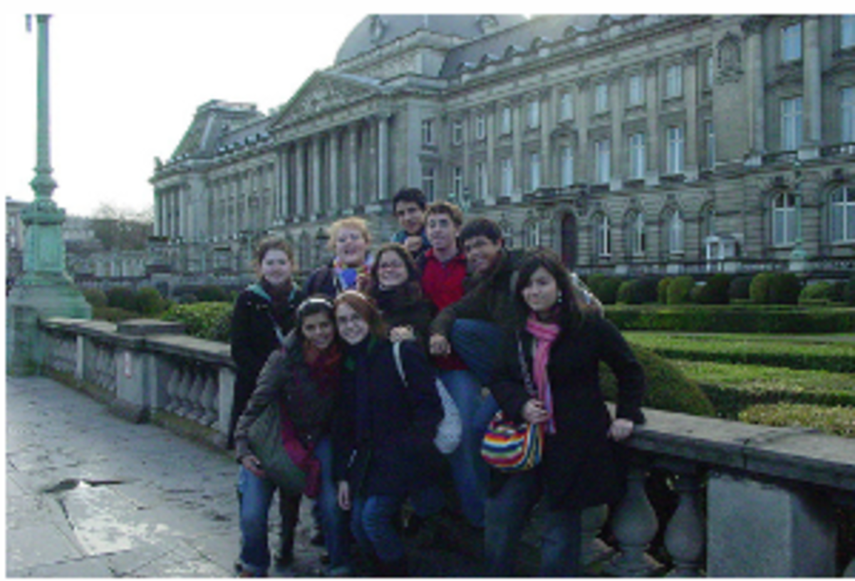AFS students touring Belgium