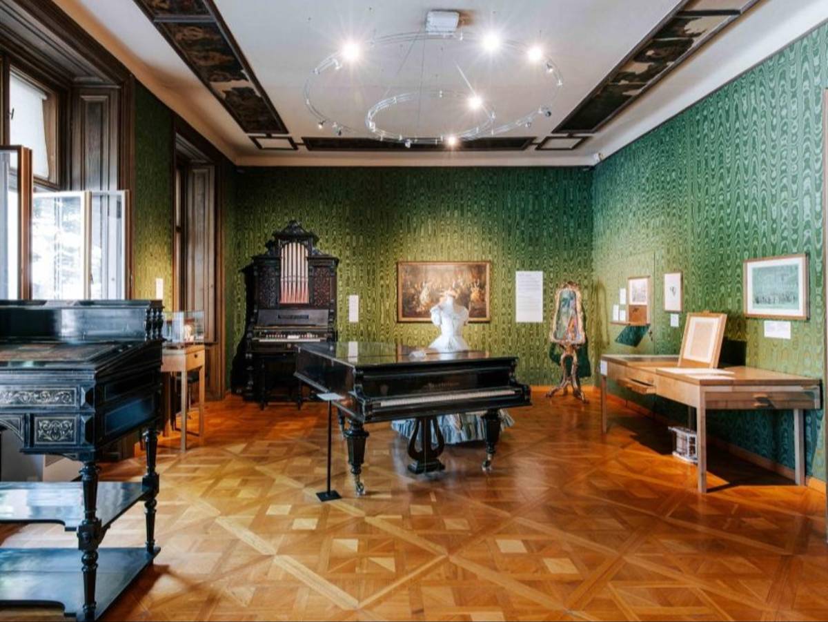 A piano practice room in IES Abroad Vienna.