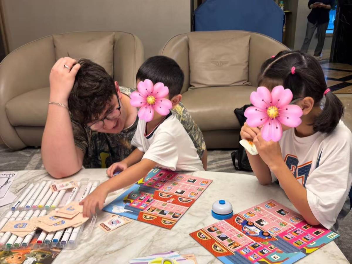 Au Pair teaching Host Kids
