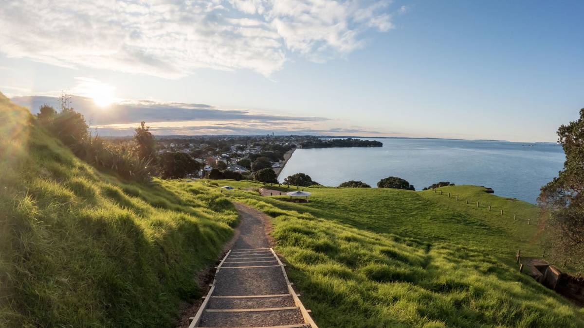 Auckland sunset park path