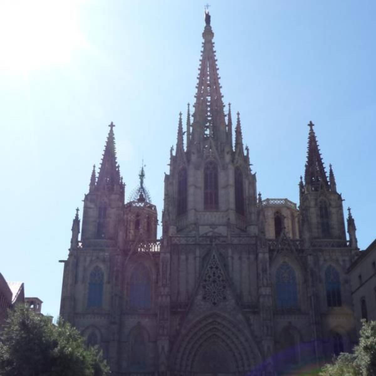 Barcelona_gothic_quarter_diving