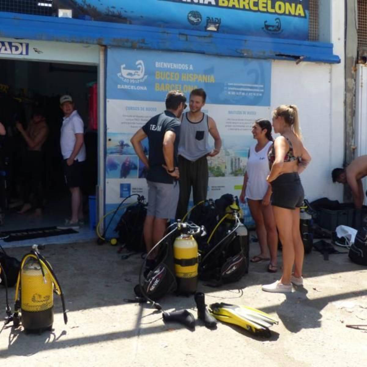 Barcelona_participants_diving