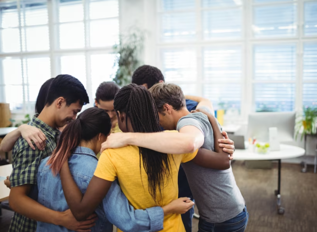 Canvee Group Hug