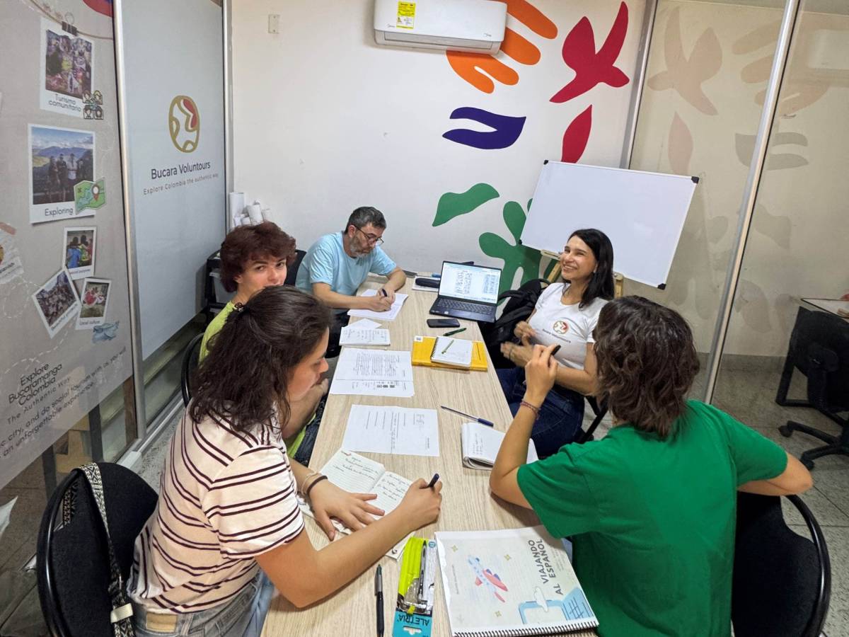 Cartagena + Bucaramanga Children and Community Volunteering