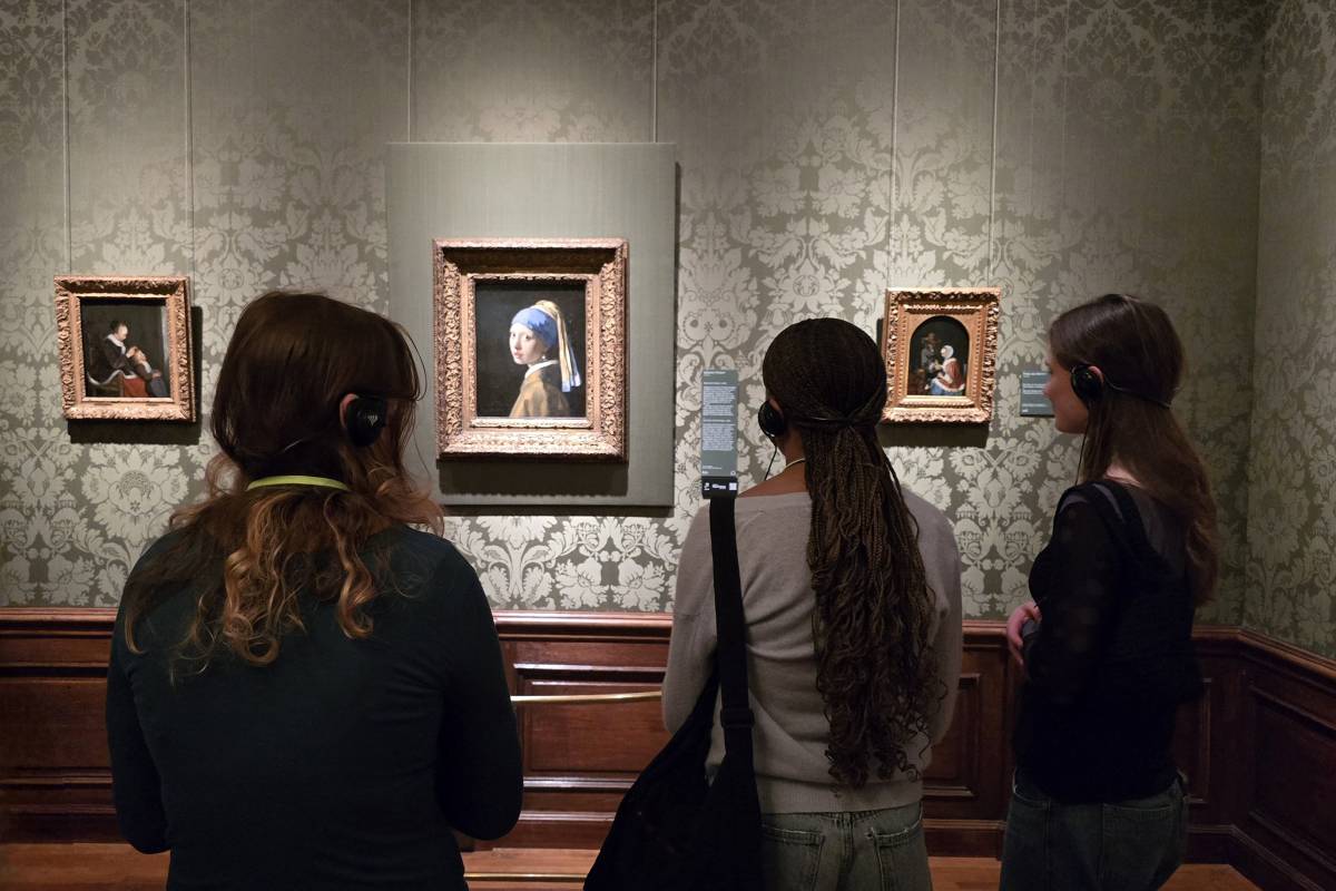 CES students at the Mauritshuis during our Dutch Discovery Trip