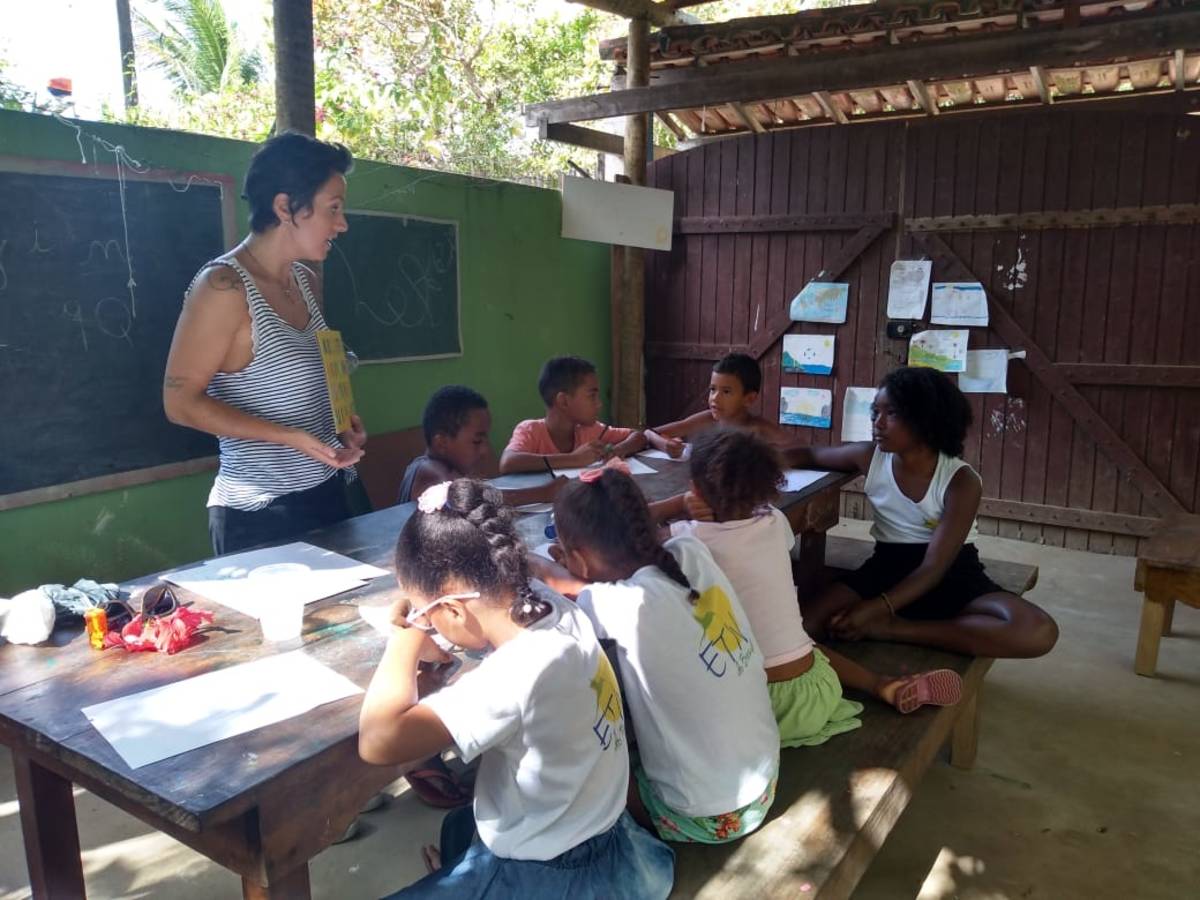 Community Development and Education Intern teaching kids in Brazil