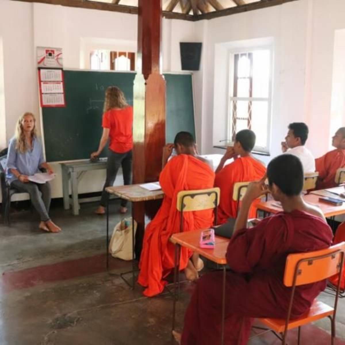 GoEco Sri Lanka - Teaching English to Buddhist Monks
