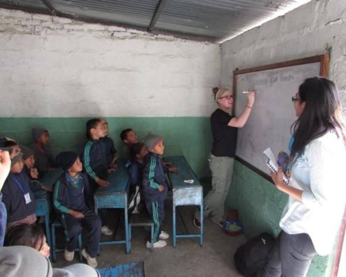 Education Project Kathmandu - teaching about hand-washing