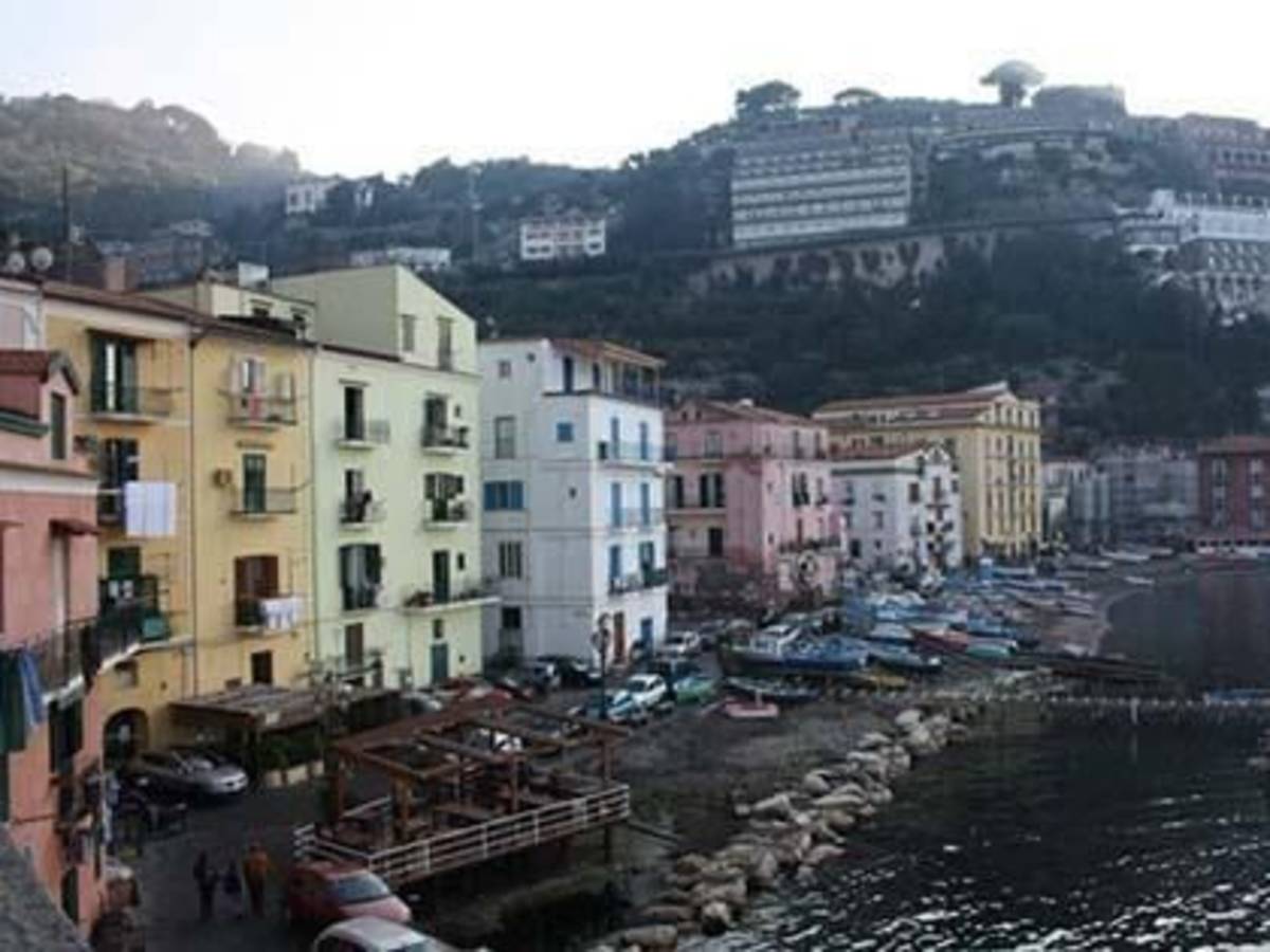 Explore italy as a high school student