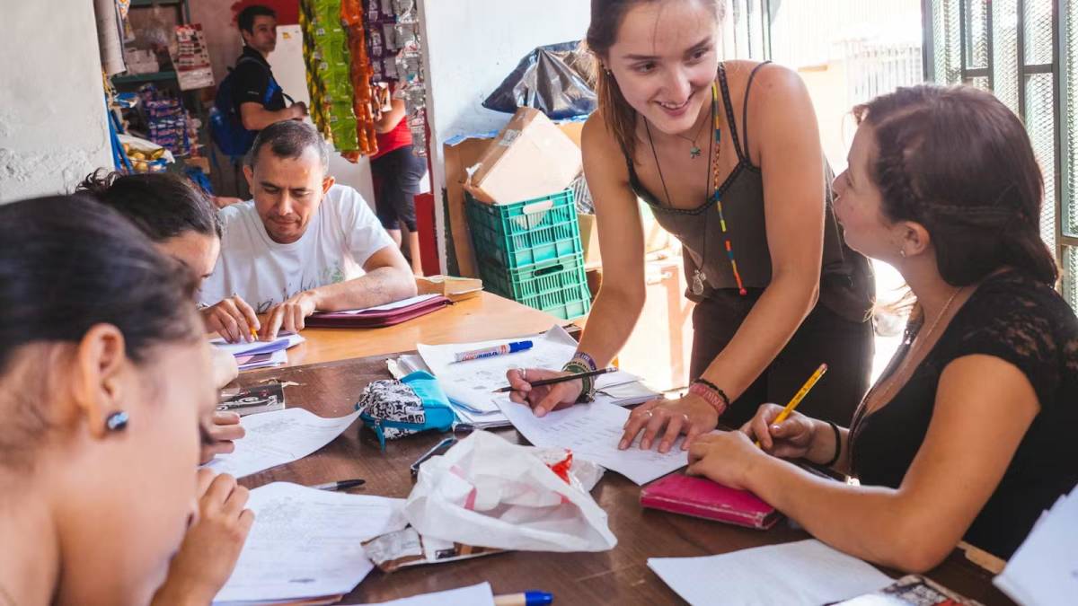 Female Volunteer Teaching a Lady English in Costa Rica
