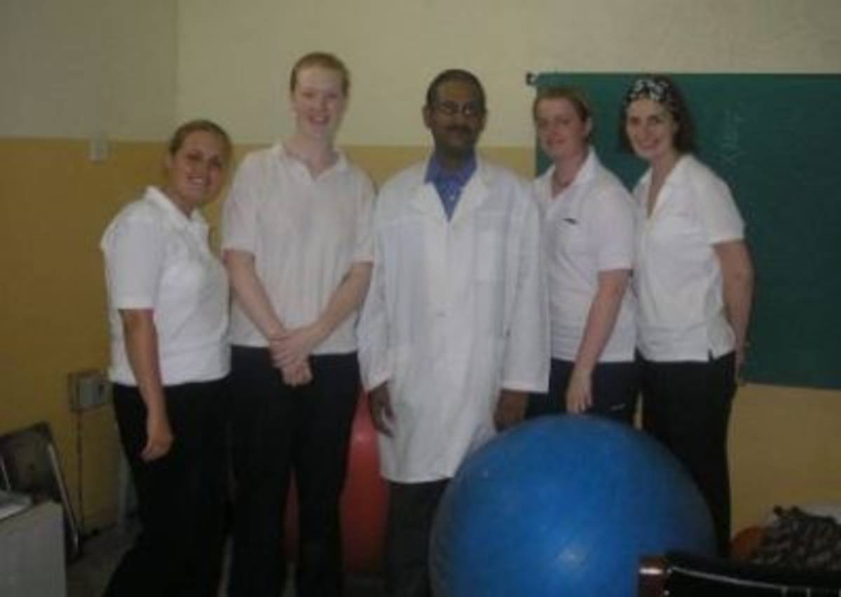 Physiotherapist intern with a doctor