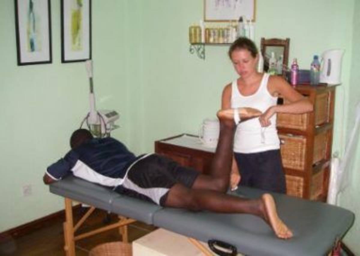 Intern Physiotherapy session in foot