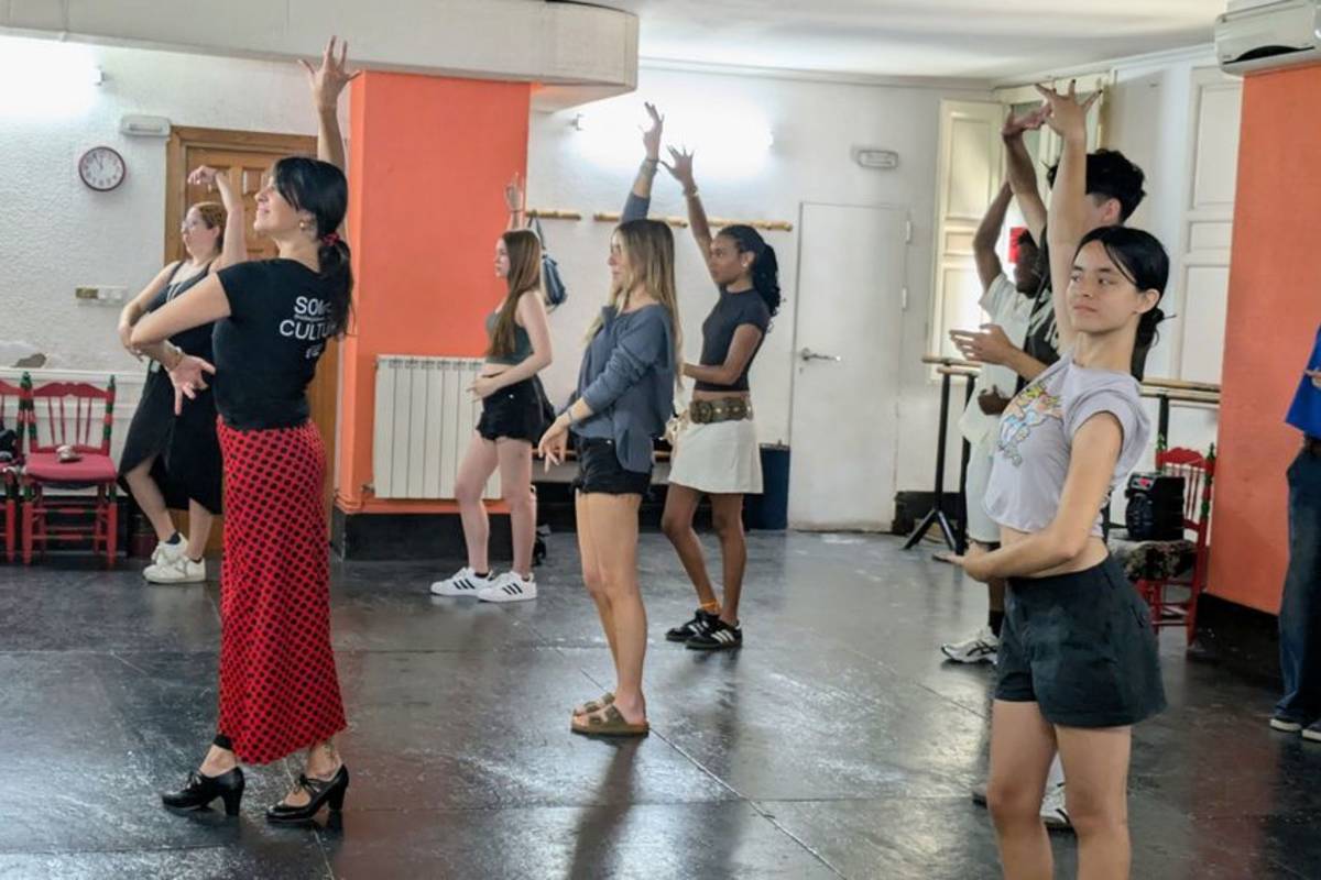 High school dance class in Seville
