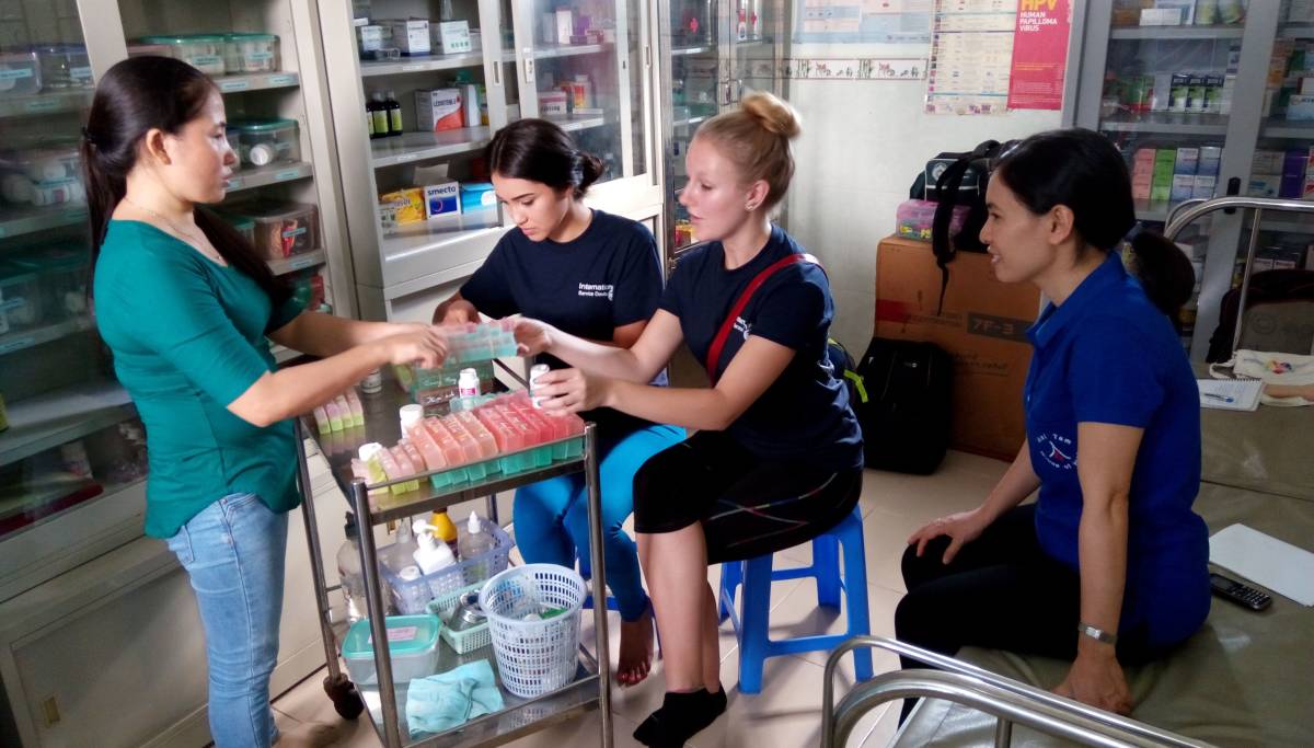 Volunteers in the clinic